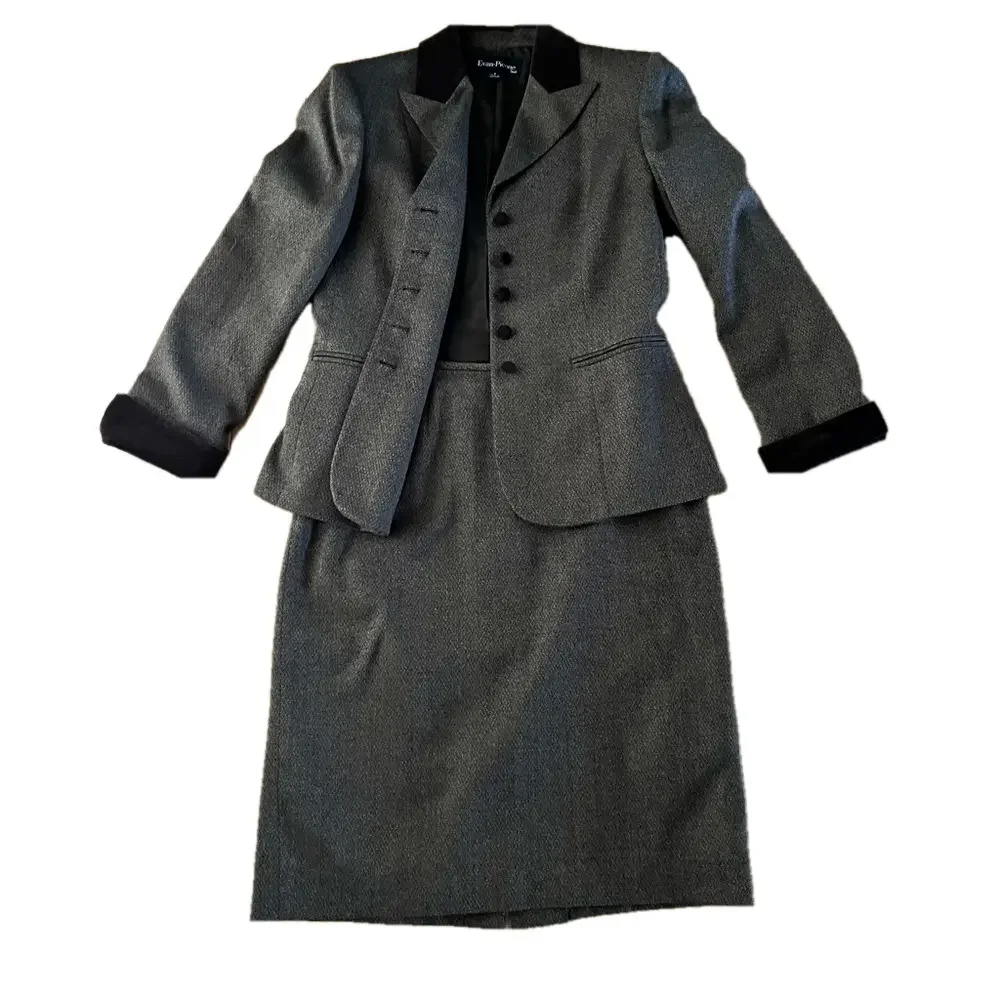 Evan-Picone brown suit, fitted 5-button blazer with straight midi skirt, size 6 - Picture 1 of 9